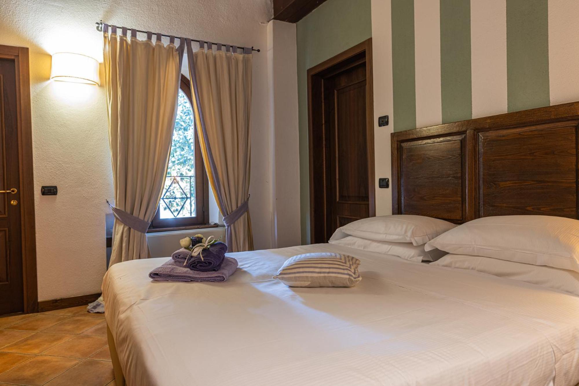 Al Castello Resort Sillavengo Luaran gambar