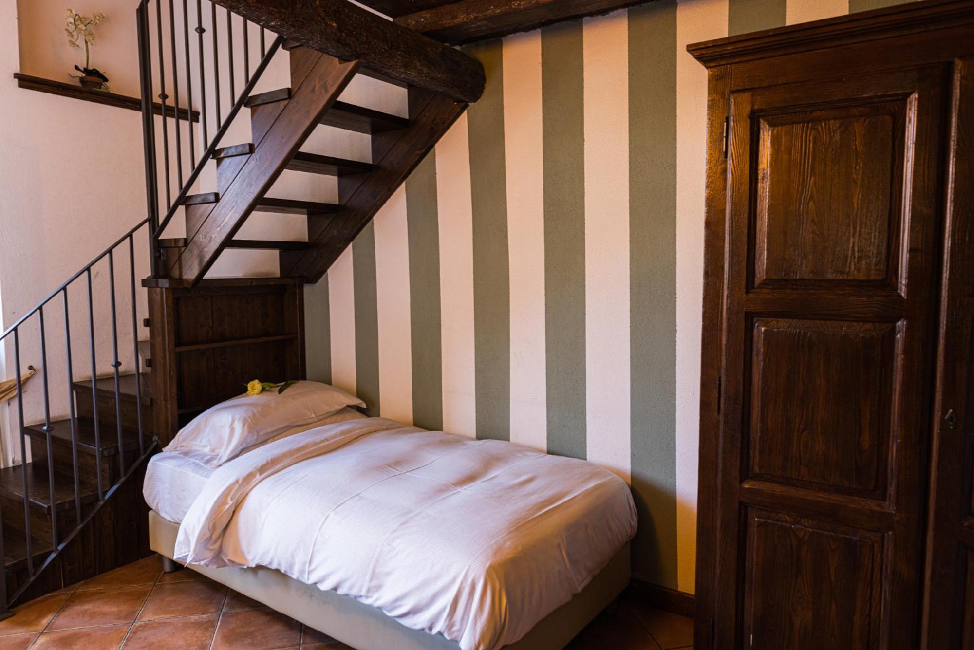 Al Castello Resort Sillavengo Luaran gambar
