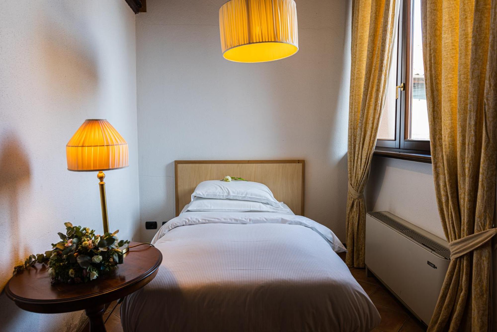 Al Castello Resort Sillavengo Luaran gambar