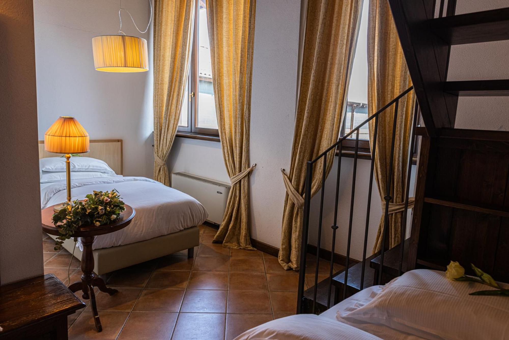 Al Castello Resort Sillavengo Luaran gambar
