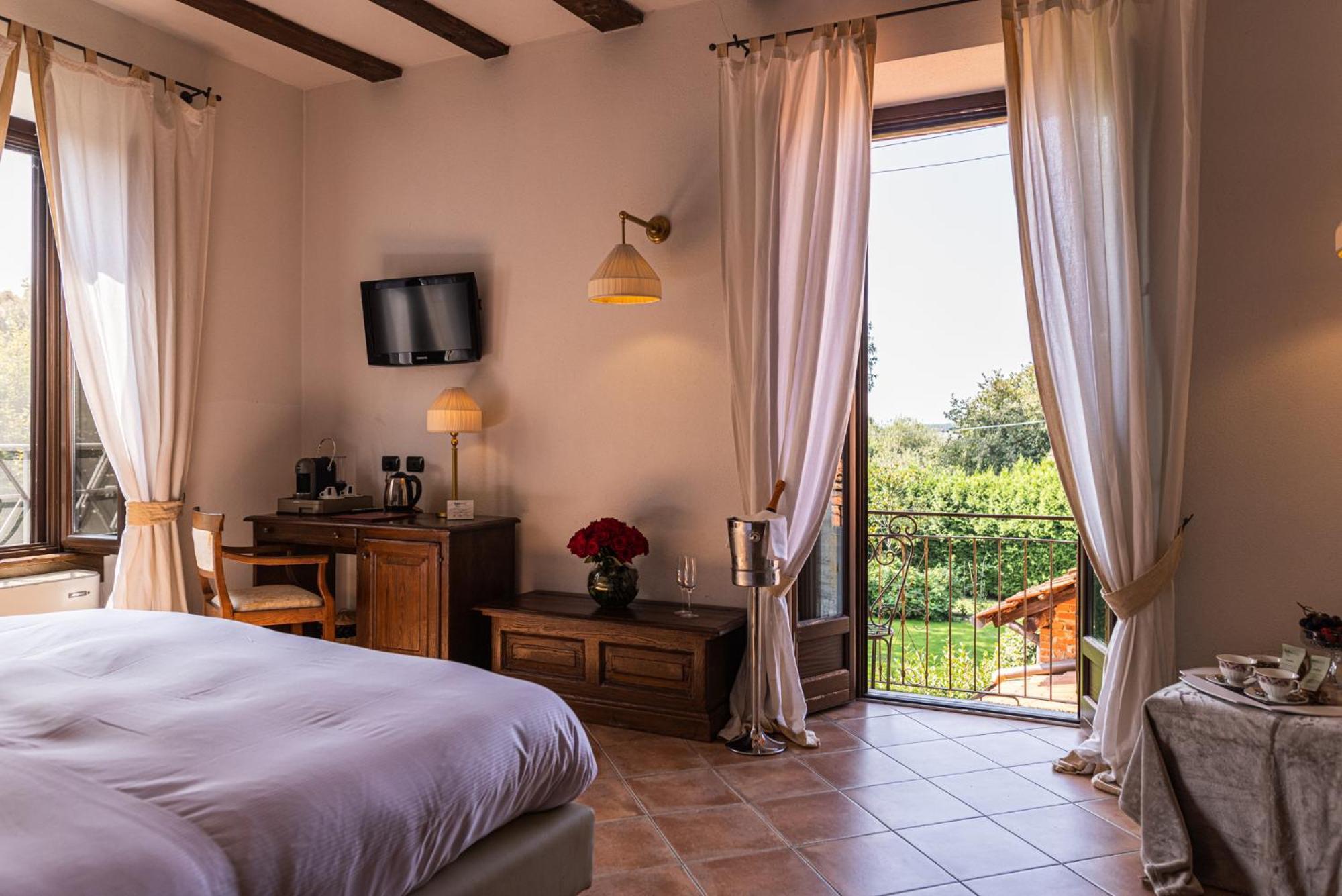 Al Castello Resort Sillavengo Luaran gambar